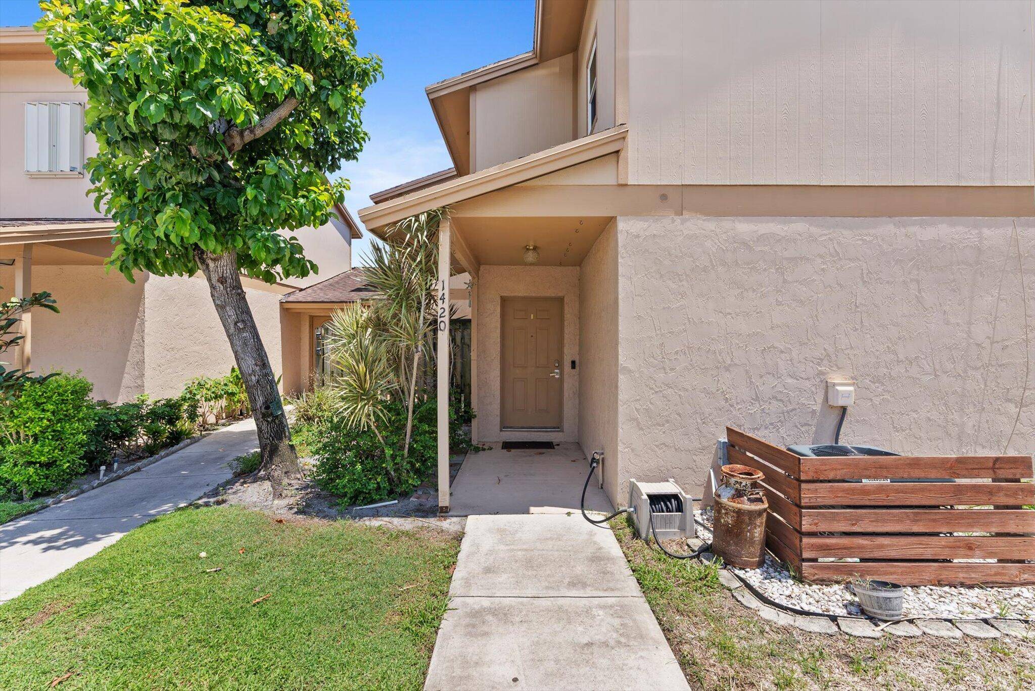 West Palm Beach, FL 33406,1420 Lake Mango WAY