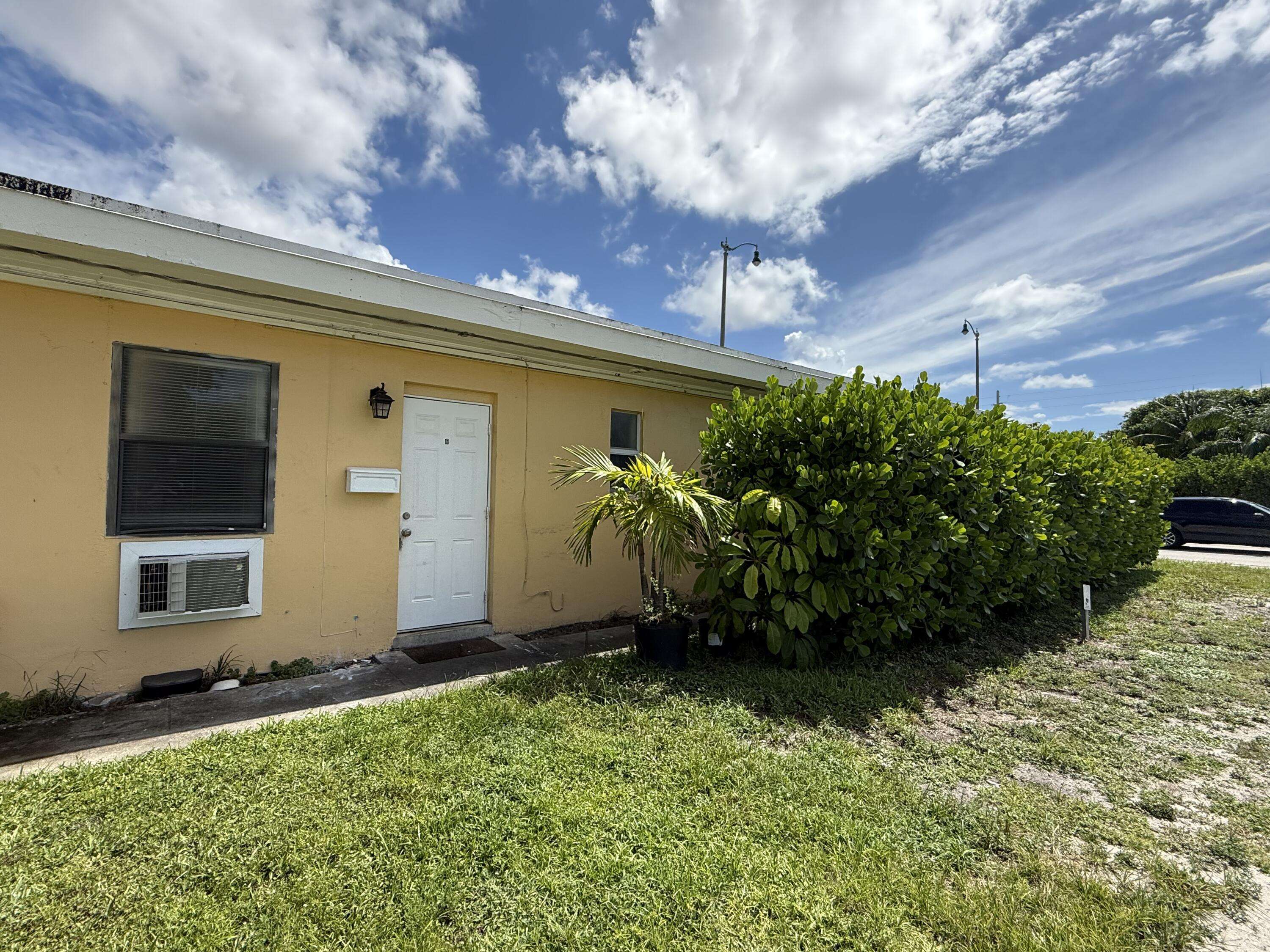 3300 Broadway AVE 6, West Palm Beach, FL 33407