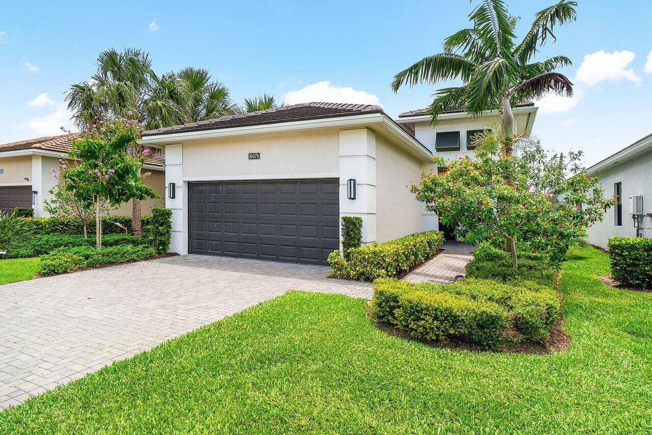 16070 Key Biscayne LN, The Acreage, FL 33470
