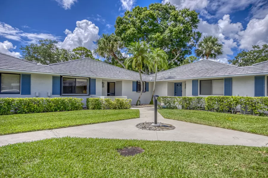 713 Club DR, Palm Beach Gardens, FL 33418
