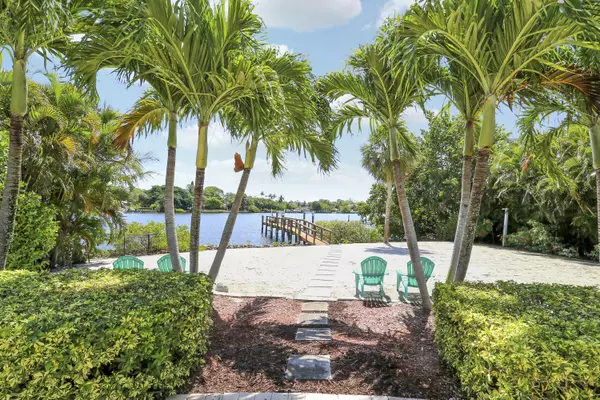 19560 Gulfstream DR, Jupiter, FL 33469