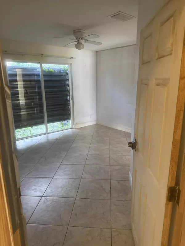 Lake Worth, FL 33461,4328 Cambridge ST