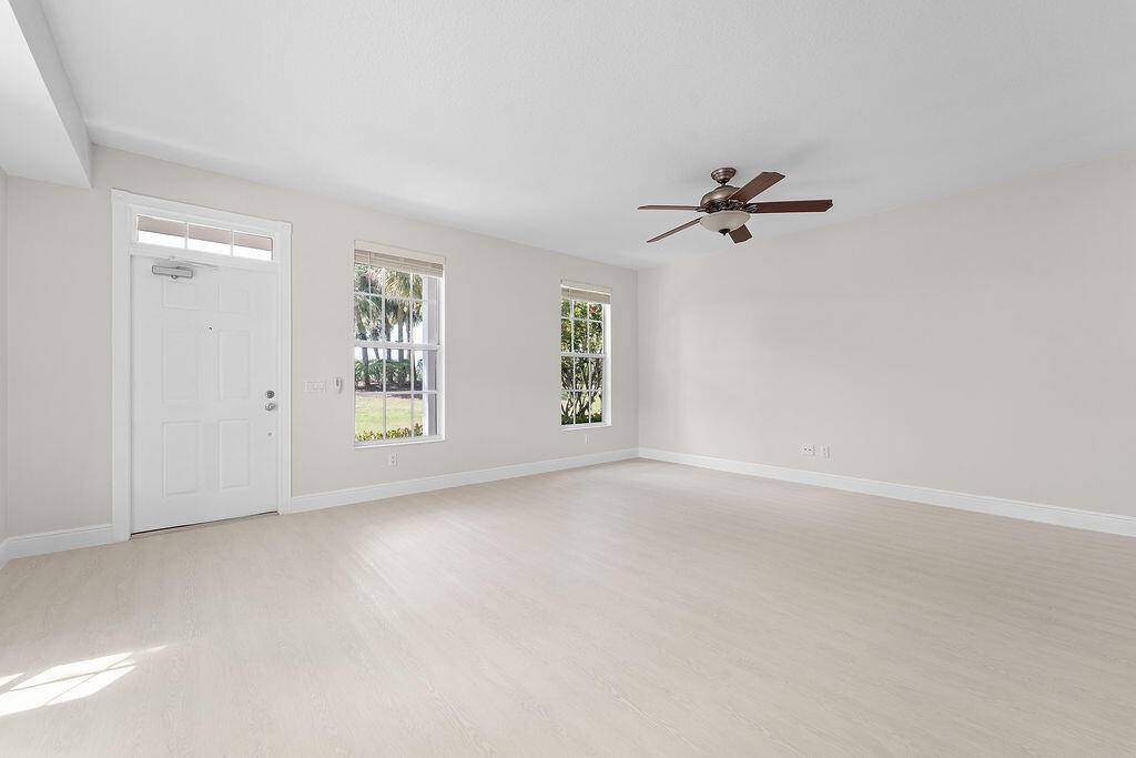 Jupiter, FL 33458,122 Ashley CT
