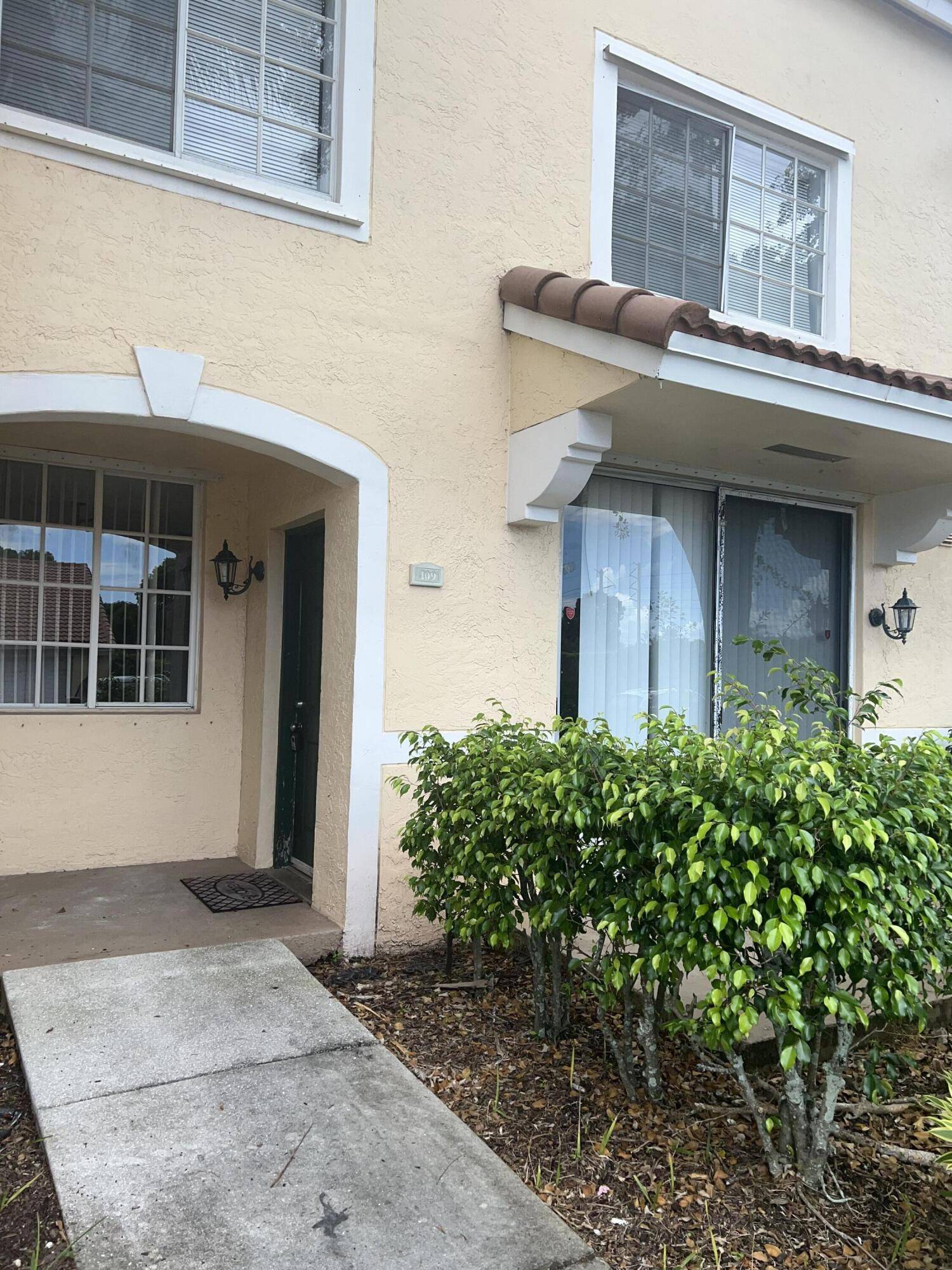 West Palm Beach, FL 33409,1733 Village BLVD 109