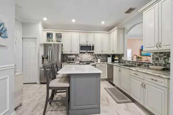 Port Saint Lucie, FL 34986,397 NW Breezy Point LOOP
