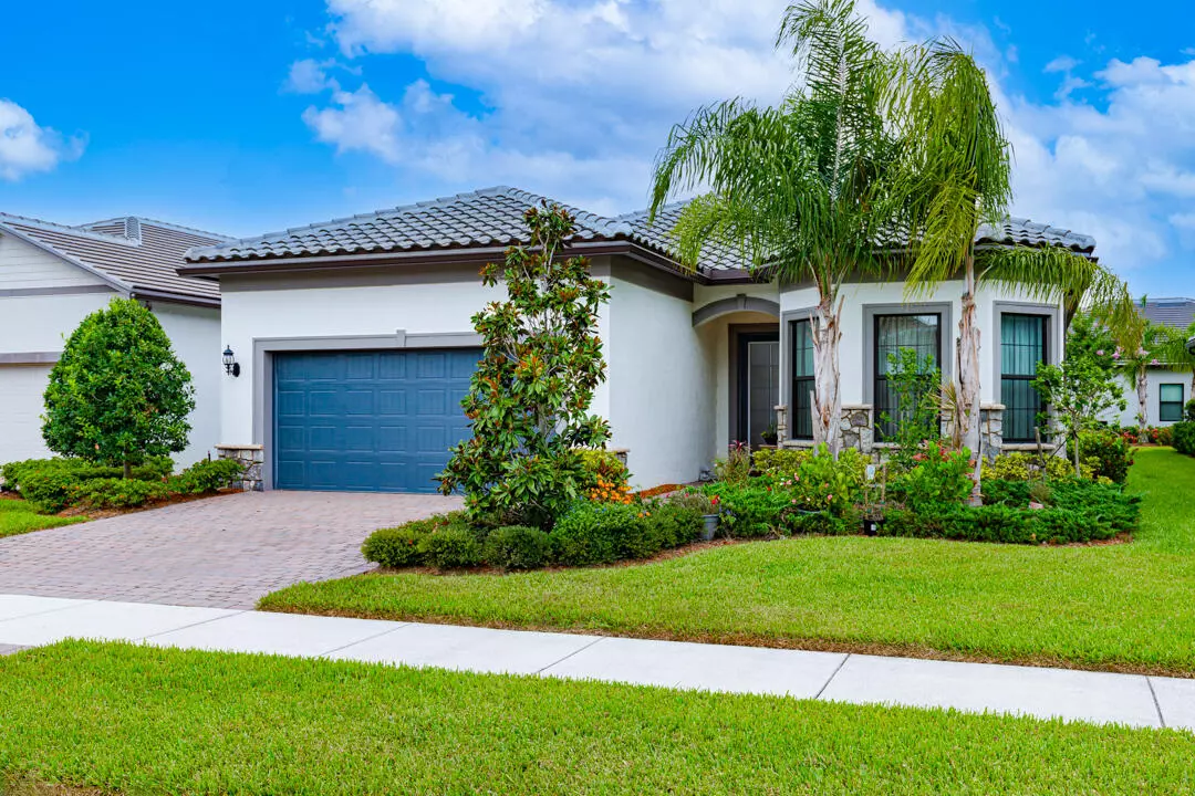 Port Saint Lucie, FL 34984,559 SE Villandry WAY