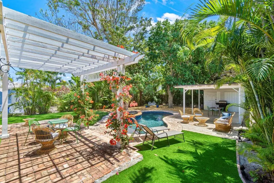 612 Kanuga DR, West Palm Beach, FL 33401