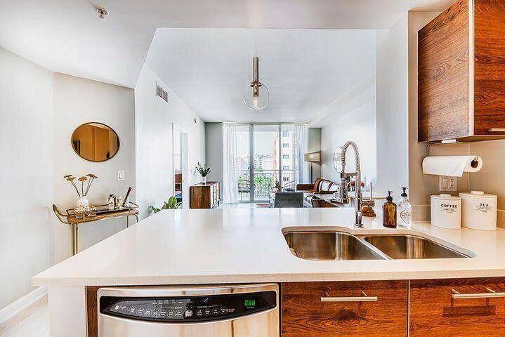 West Palm Beach, FL 33401,480 Hibiscus ST 607