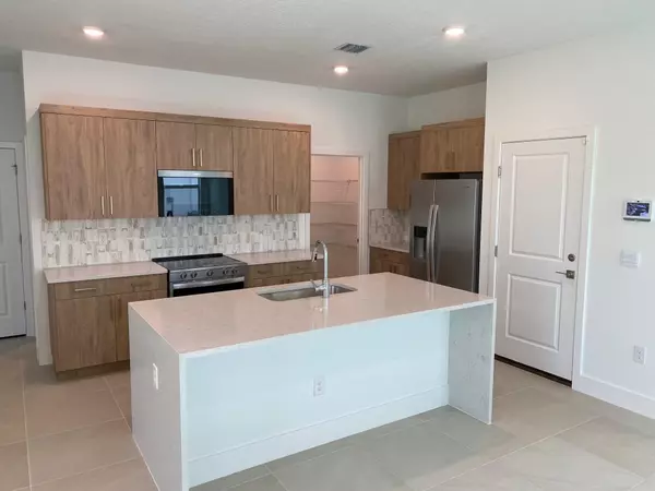 Stuart, FL 34997,7011 SE Park Trace DR