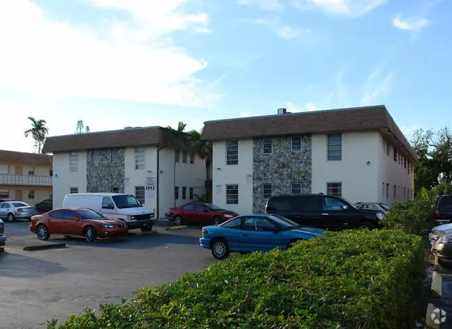 Hollywood, FL 33020,2842 Fillmore ST 5