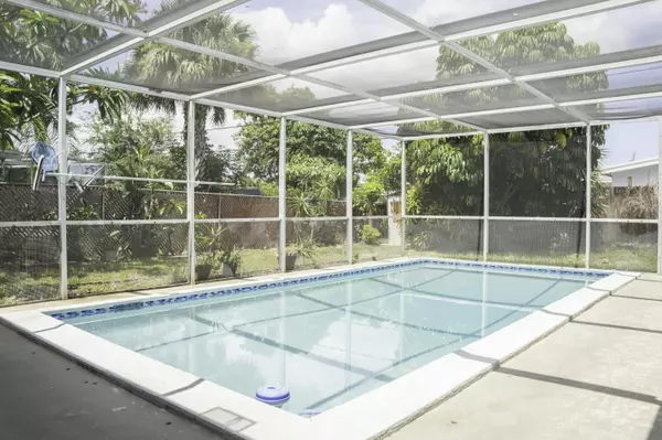 West Palm Beach, FL 33415,1876 E Chatham RD