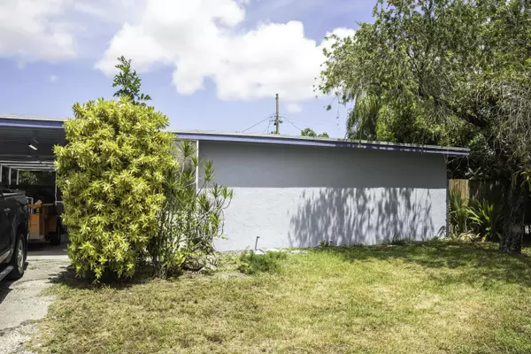 West Palm Beach, FL 33415,1876 E Chatham RD