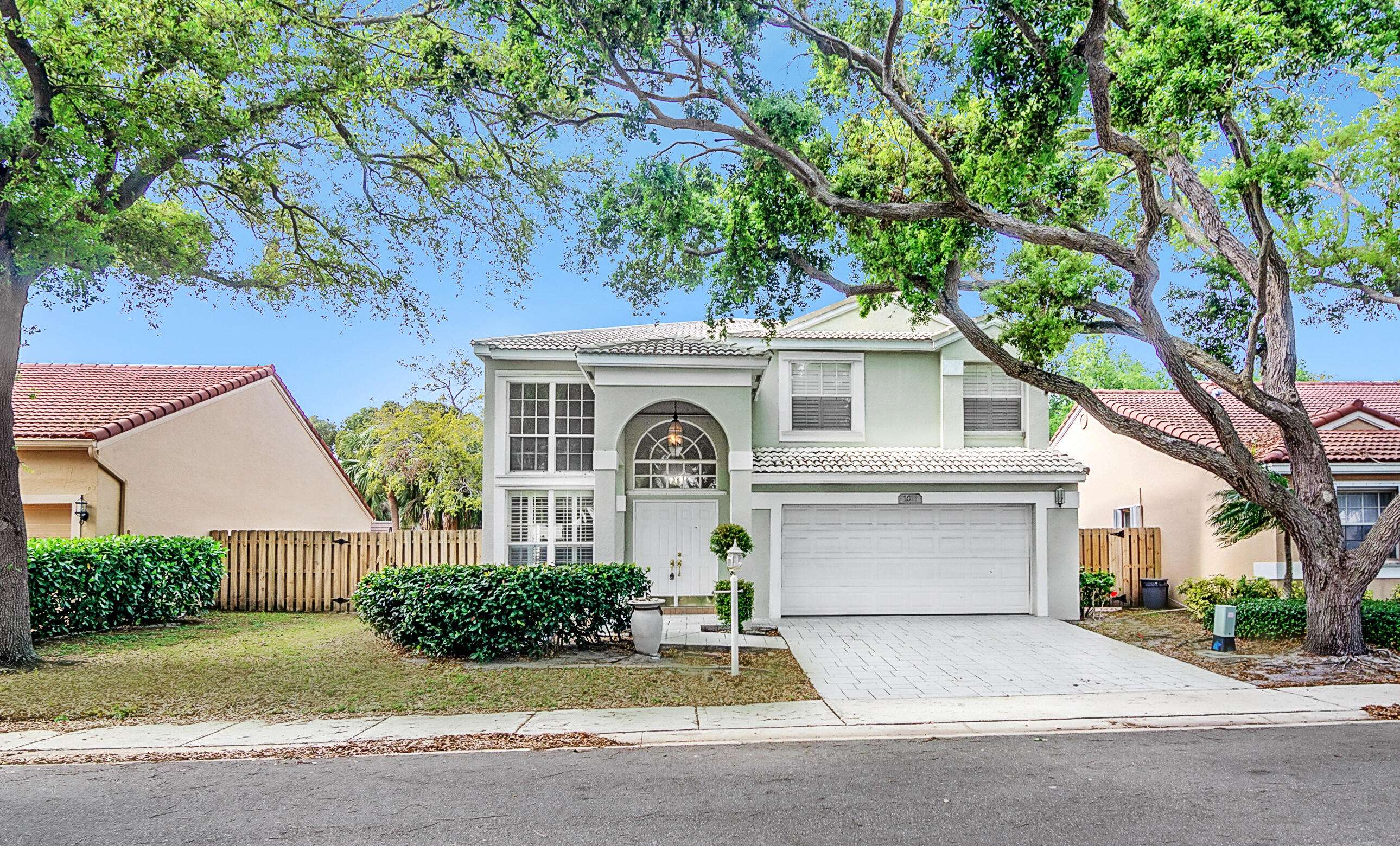 1011 W Siena Oaks CIR, Palm Beach Gardens, FL 33410