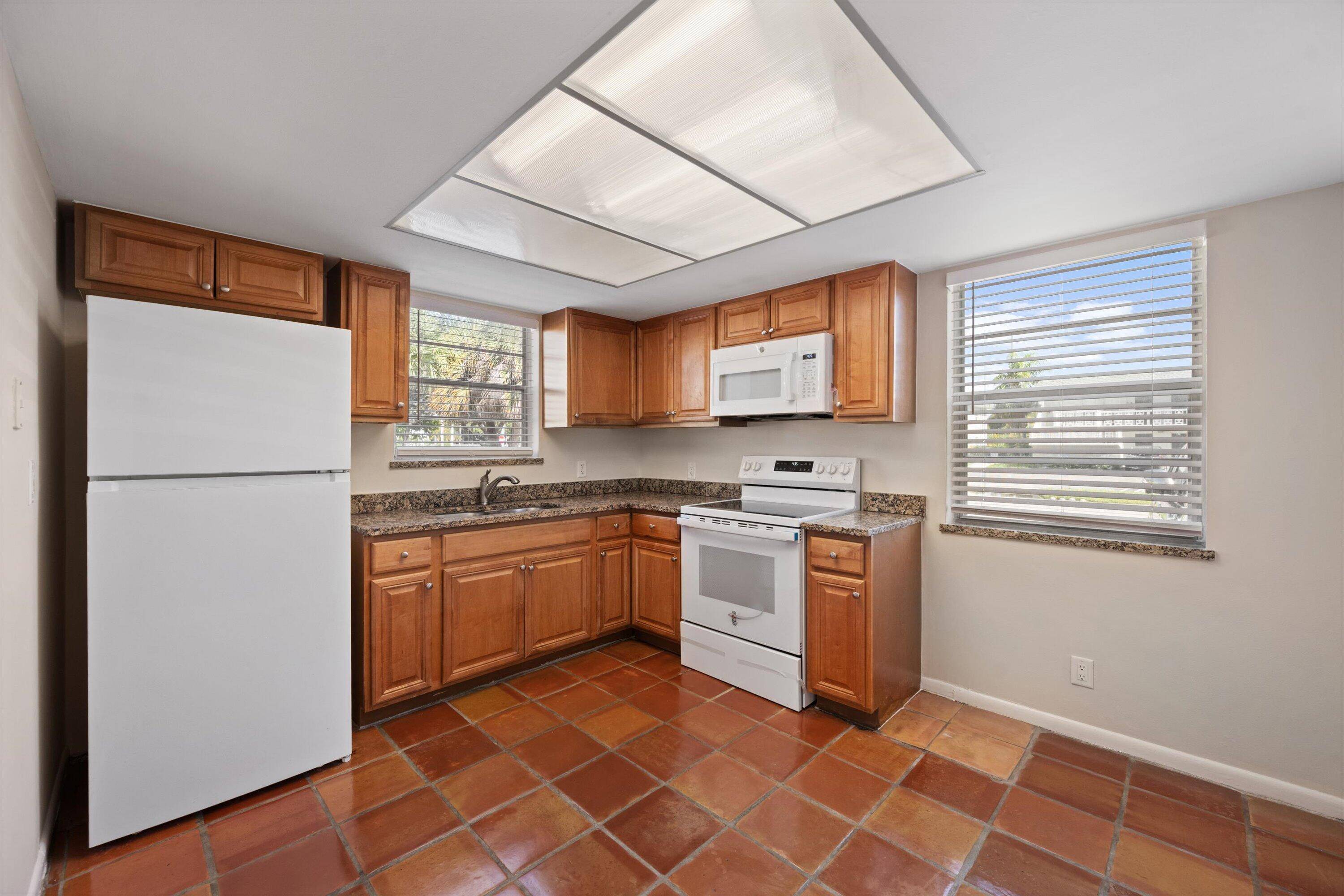 West Palm Beach, FL 33409,2707 Vandiver DR 1