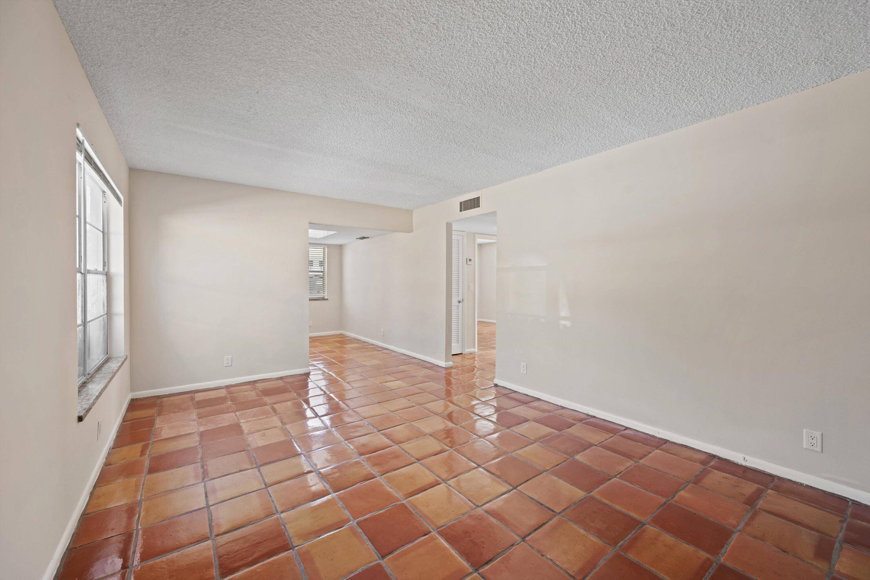West Palm Beach, FL 33409,2707 Vandiver DR 1