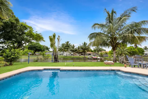 Royal Palm Beach, FL 33411,318 Las Palmas ST