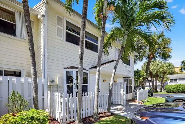 2599 NE 15th ST, Pompano Beach, FL 33062