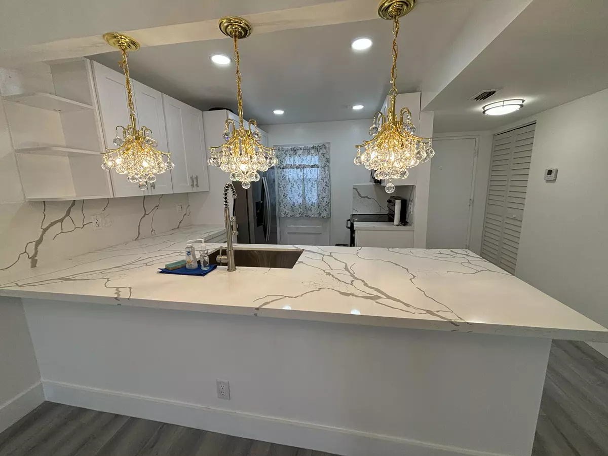 Boca Raton, FL 33487,5961 NW 2nd AVE 312