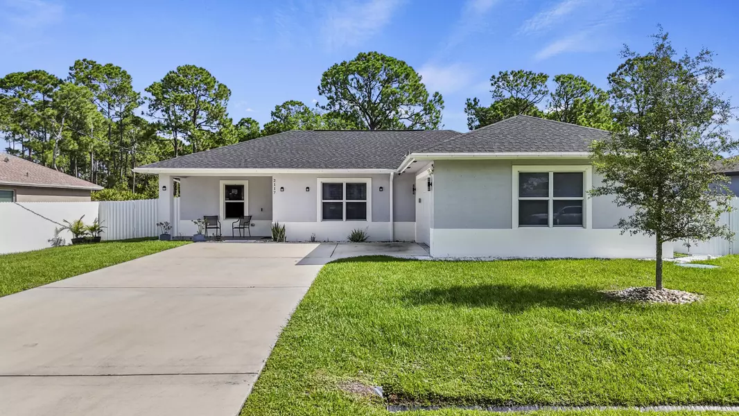 2117 SW Medlock AVE, Port Saint Lucie, FL 34953