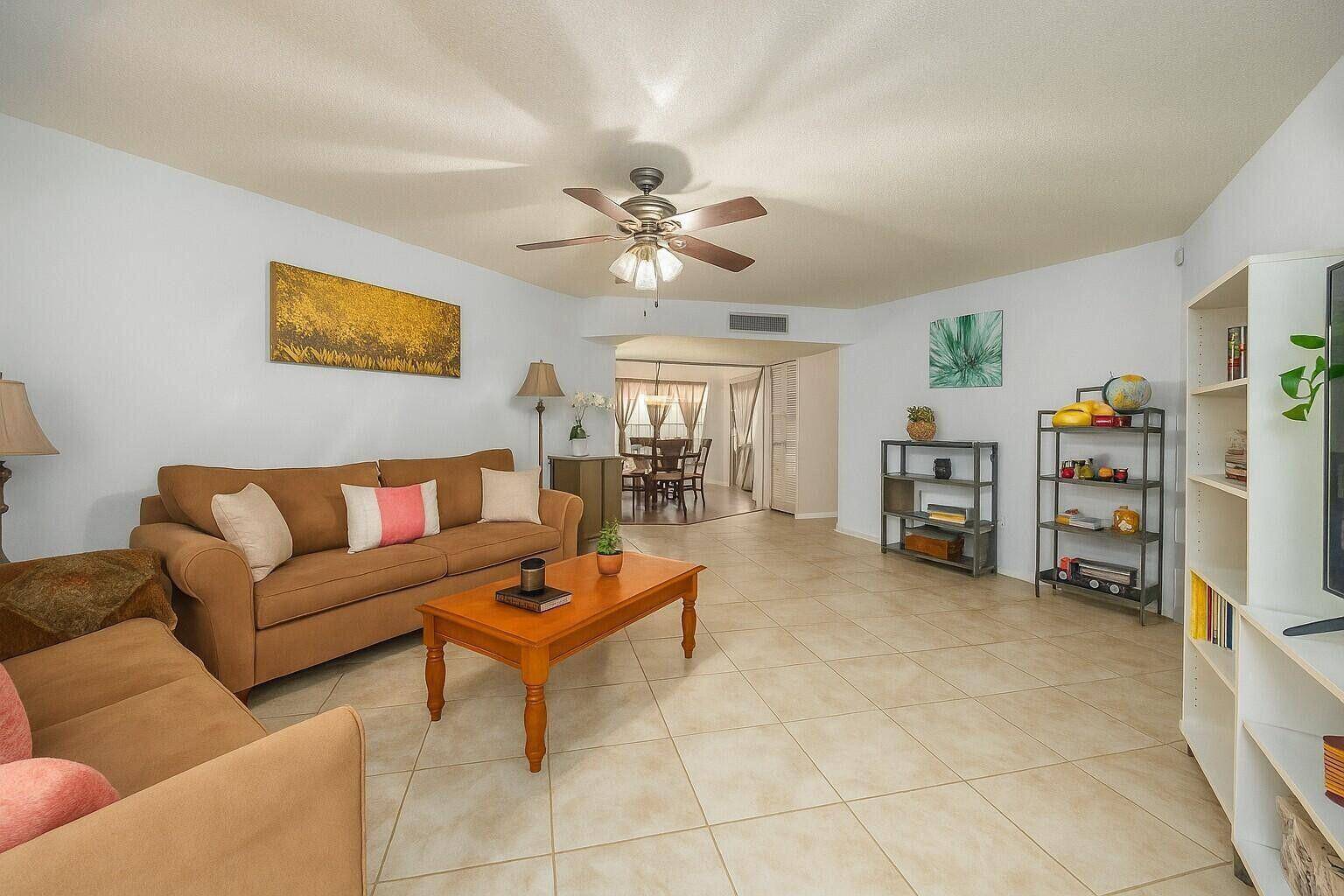 3990 NW 42nd AVE 311, Lauderdale Lakes, FL 33319