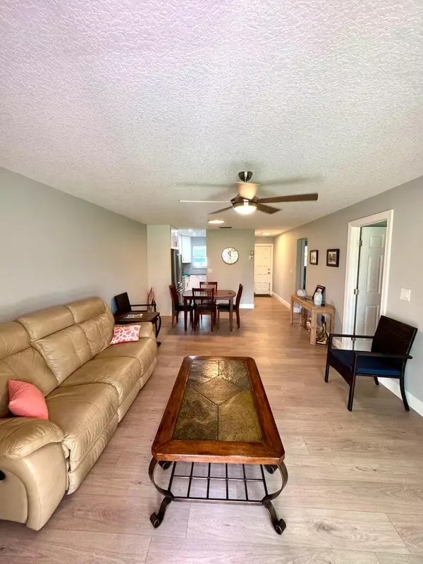 Stuart, FL 34994,1905 SW Palm City RD B
