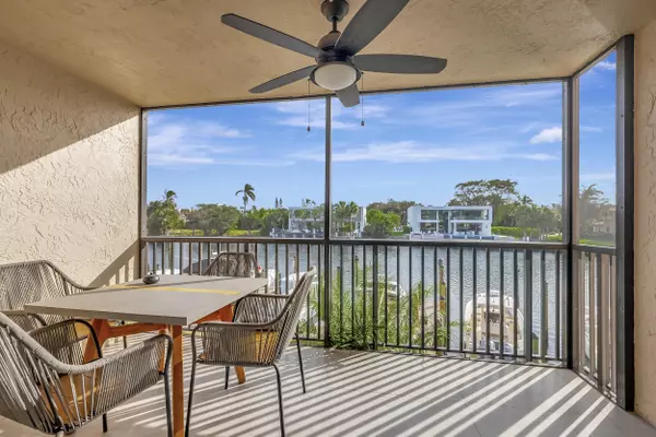 Delray Beach, FL 33483,210 Captains Walk 715