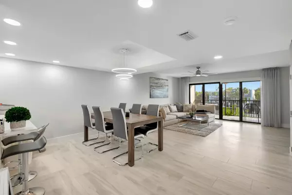 Delray Beach, FL 33483,210 Captains Walk 715