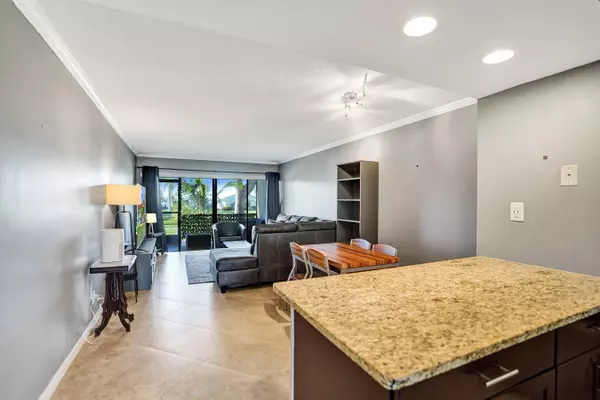 Boynton Beach, FL 33426,1981 W Woolbright RD E104