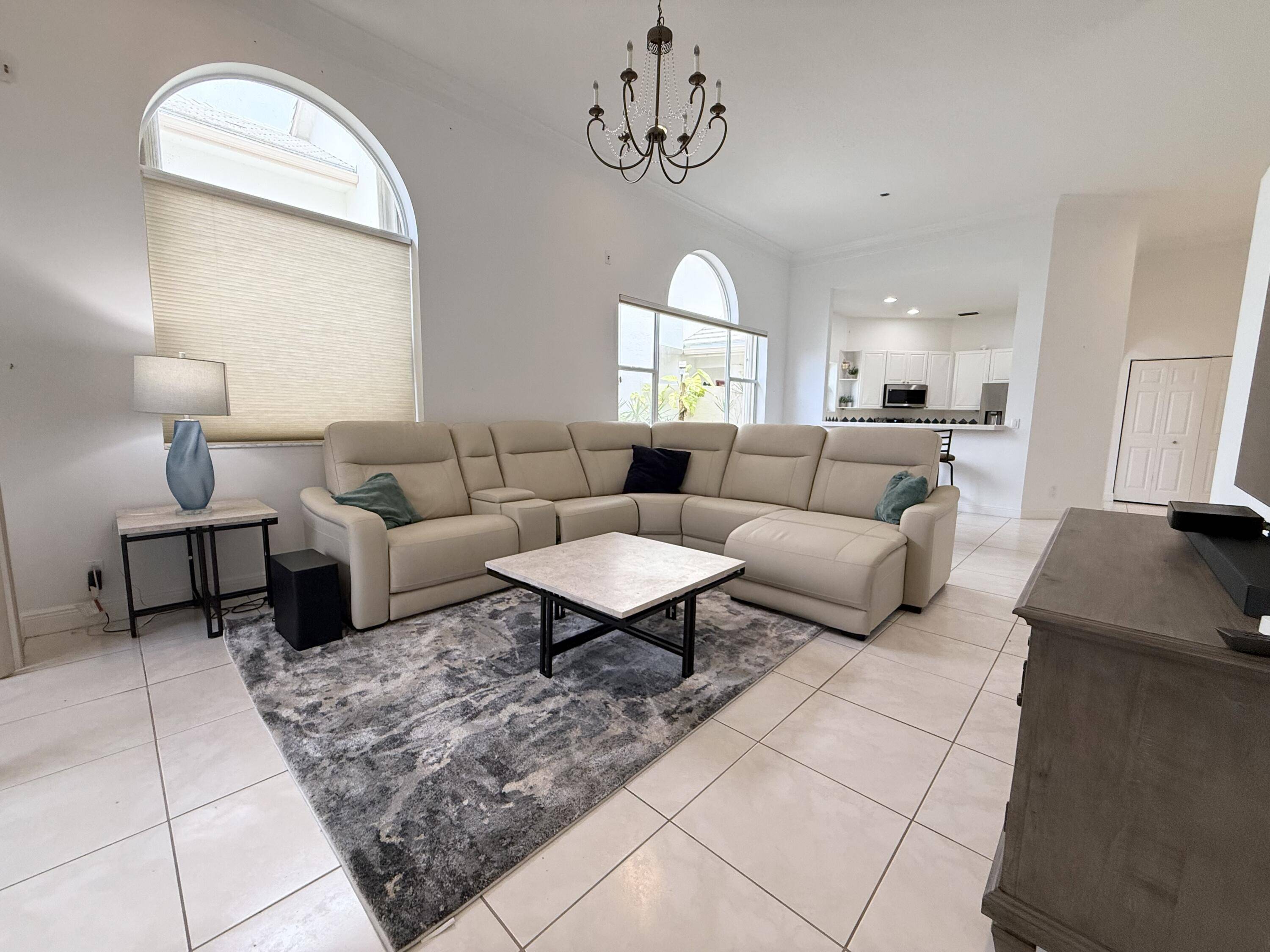 Palm Beach Gardens, FL 33418,263 W Canterbury DR