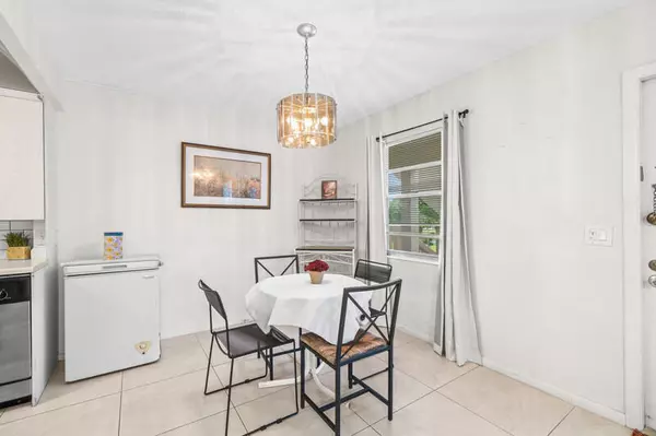 Boca Raton, FL 33434,3051 Ainslie D