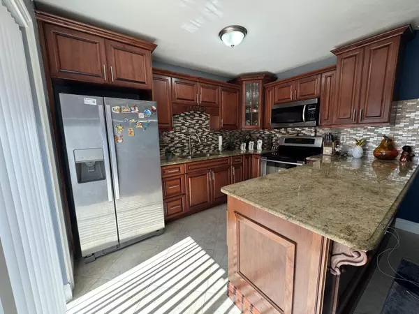 Palm Springs, FL 33461,674 Springdale CIR
