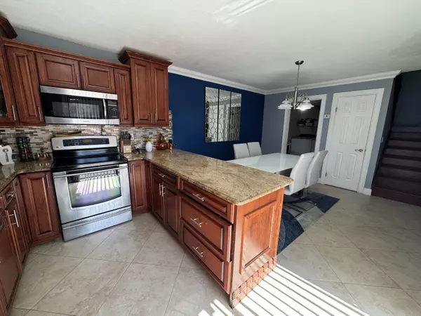Palm Springs, FL 33461,674 Springdale CIR