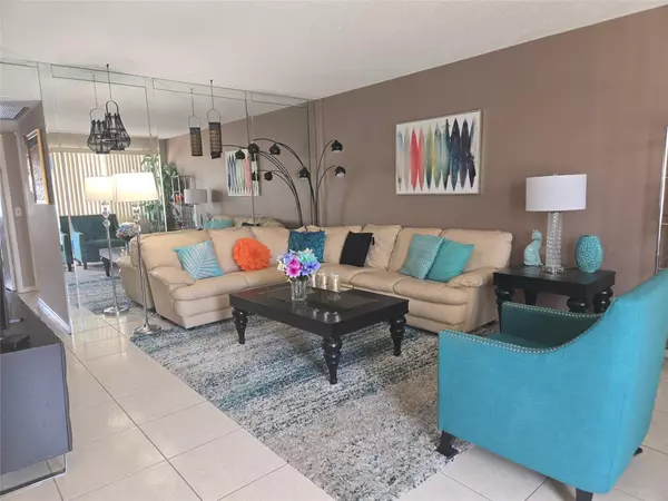 Boca Raton, FL 33434,3043 Exeter C C