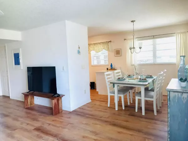 Vero Beach, FL 32962,80 Crooked Tree LN 106