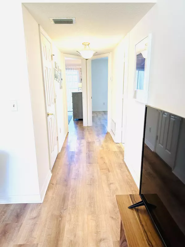 Vero Beach, FL 32962,80 Crooked Tree LN 106