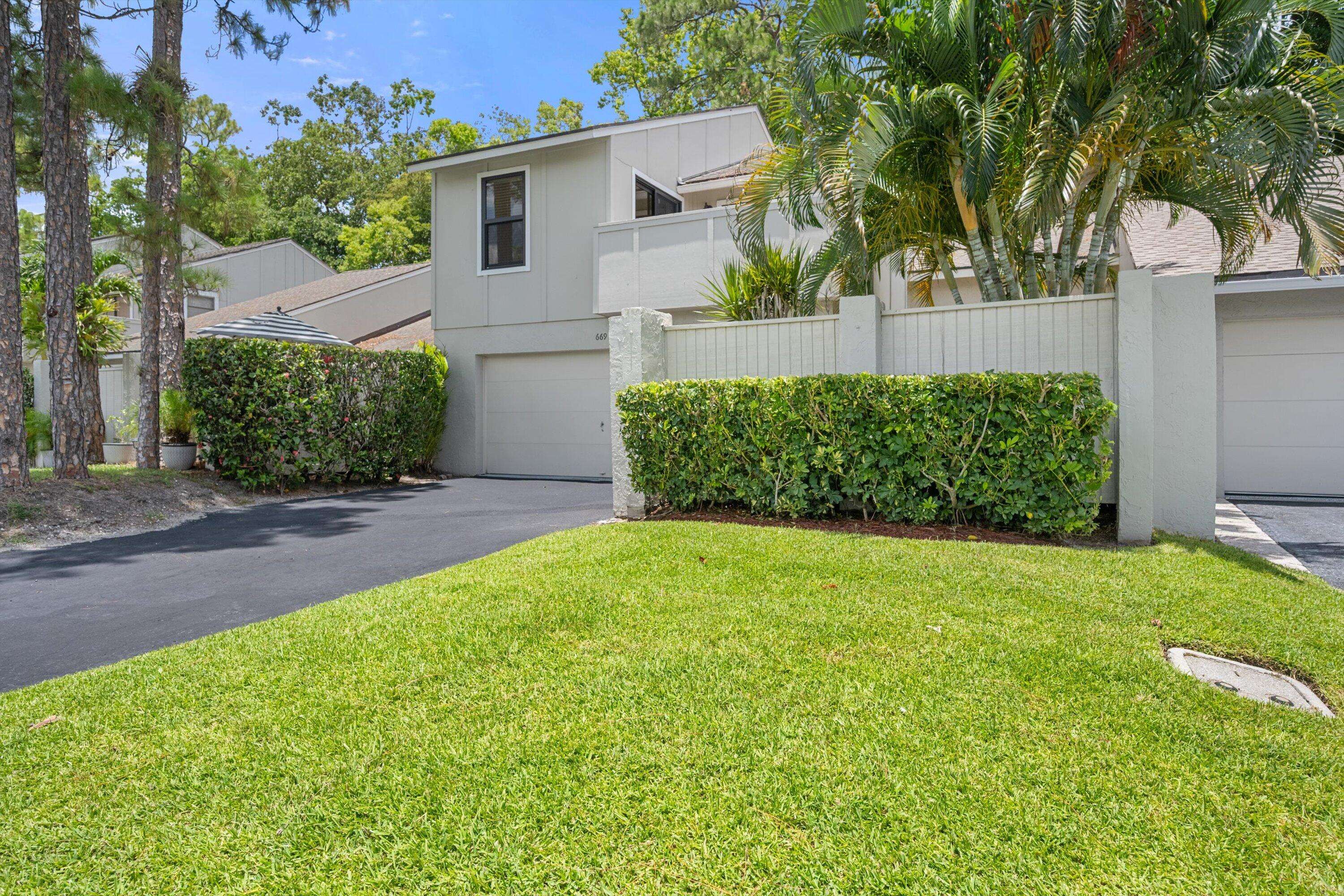 Wellington, FL 33414,669 Spinnaker CT