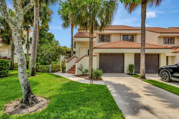 Juno Beach, FL 33408,401 E Sea Oats DR E