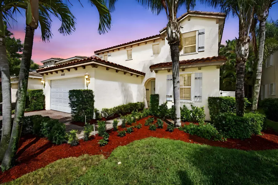 9583 Phipps LN, Wellington, FL 33414