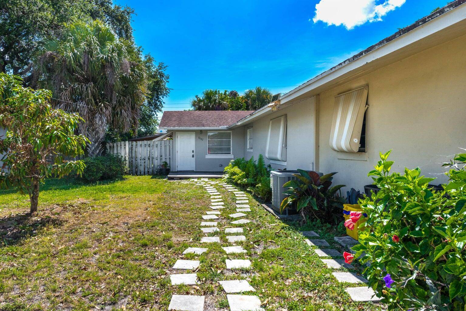 8642 Sunset Drive, Palm Beach Gardens, FL 33410