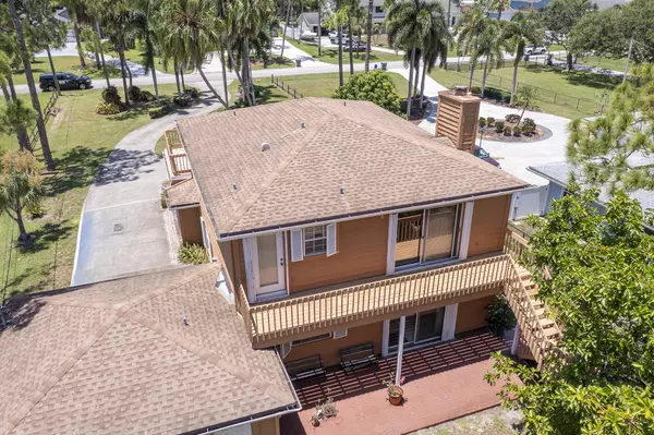 Lake Worth, FL 33463,5176 N Palm WAY