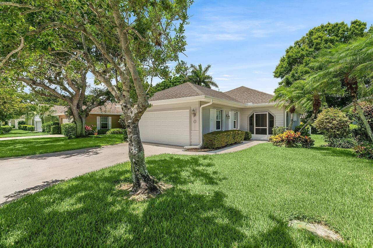 Vero Beach, FL 32962,420 Hawthorne LN