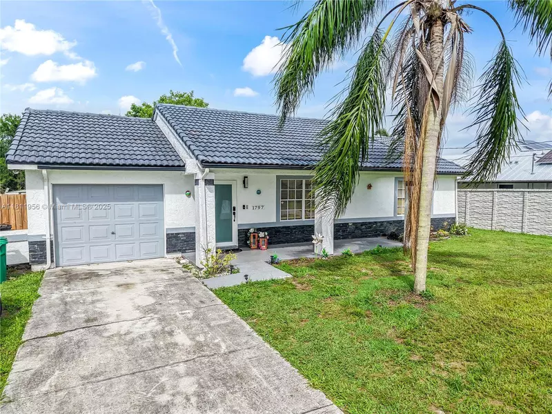 1797 SW Hampshire LN, Port Saint Lucie, FL 34953