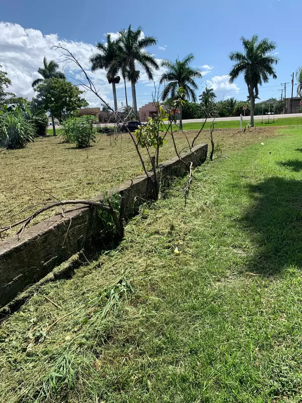 Pahokee, FL 33476,300-398 S Lake AVE