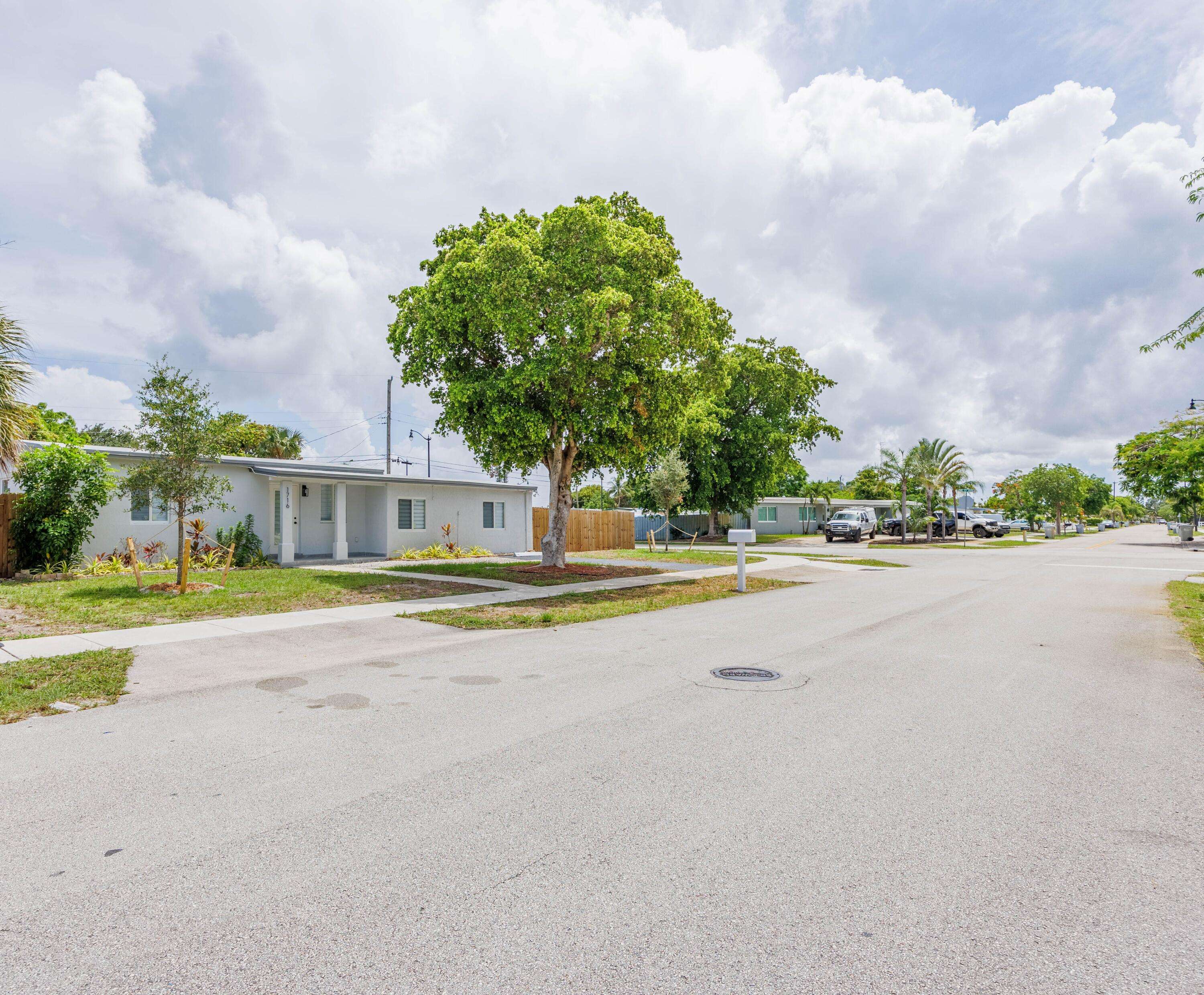 Pompano Beach, FL 33064,1716 NE 51st CT