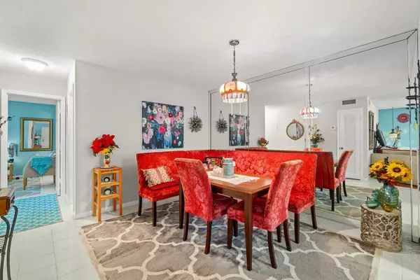 Boca Raton, FL 33486,1124 NW 13th ST 204a