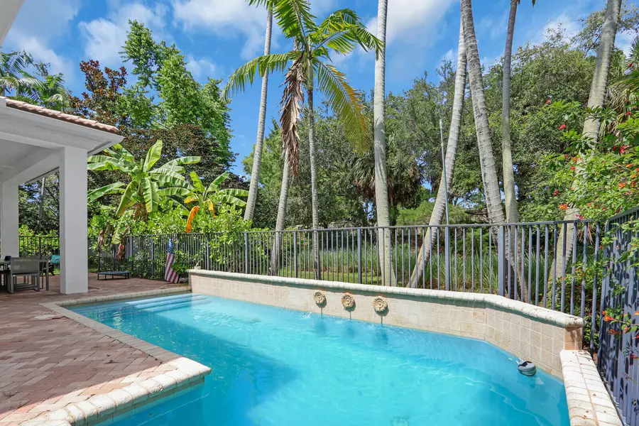 1726 Nature CT, Palm Beach Gardens, FL 33410