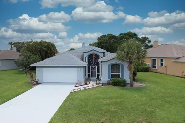 509 NW Lambrusco DR, Port Saint Lucie, FL 34986