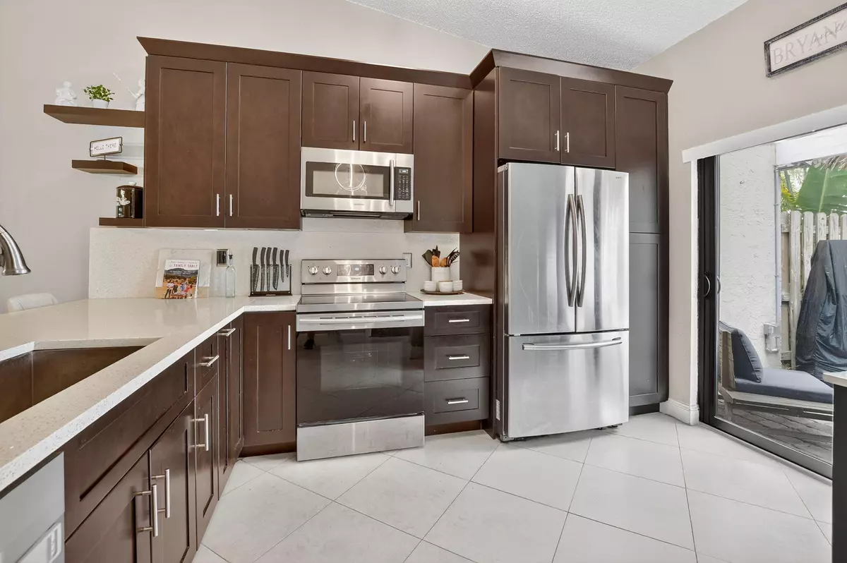 Deerfield Beach, FL 33064,1005 NW 53 ST