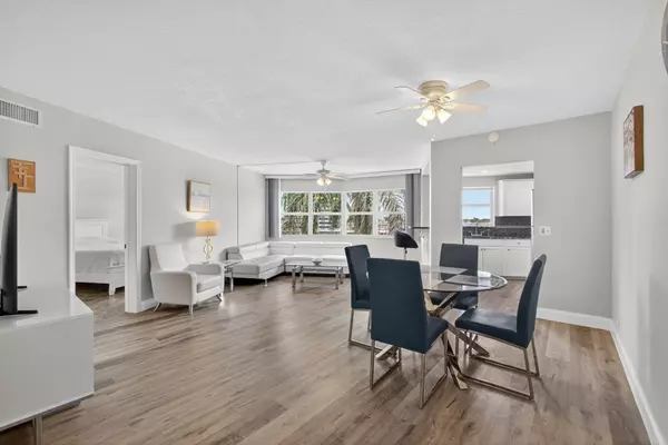 North Palm Beach, FL 33408,28 Yacht Club DR 409