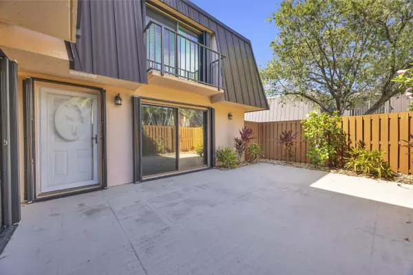 Stuart, FL 34997,5693 SE Windsong LN 545